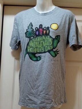 💲1⃣▶>>"National Indigenous Peoples Day" Graphic Tee - Gray Bust 38